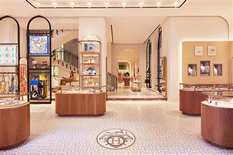 hermes milano via montenapoleone|HERMÈS REOPENS ITSMILANFLAGSHIP STORE.